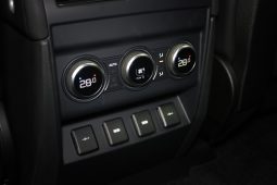 2021 Land Rover Defender 110 P300 SE full