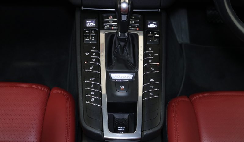 2018 Porsche Macan S full