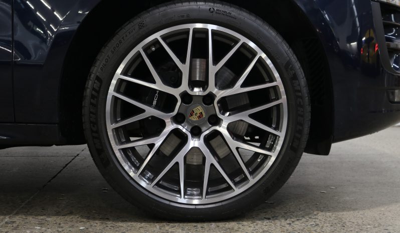 2016 Porsche Macan GTS full