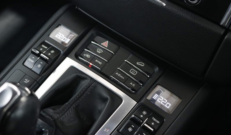 2016 Porsche Macan GTS full