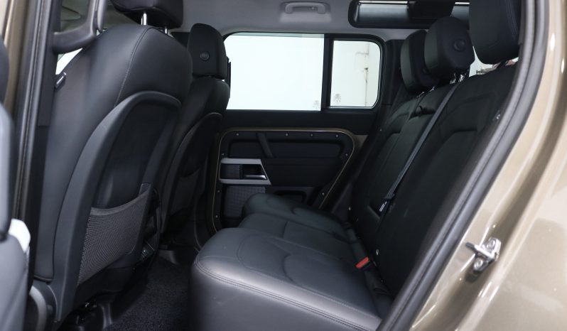 2023 Land Rover Defender 110 D300 SE full