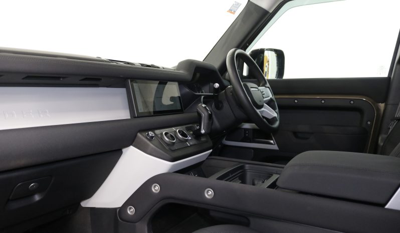 2023 Land Rover Defender 110 D300 SE full